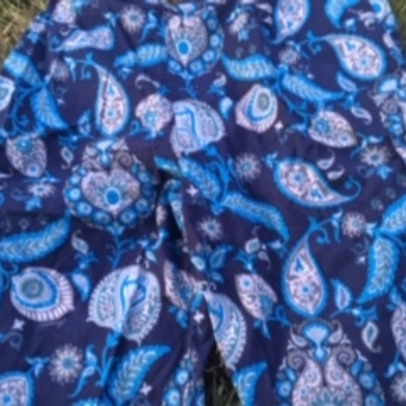 Gucci boys navy and blue paisley short size 12 - Picture 4 of 6